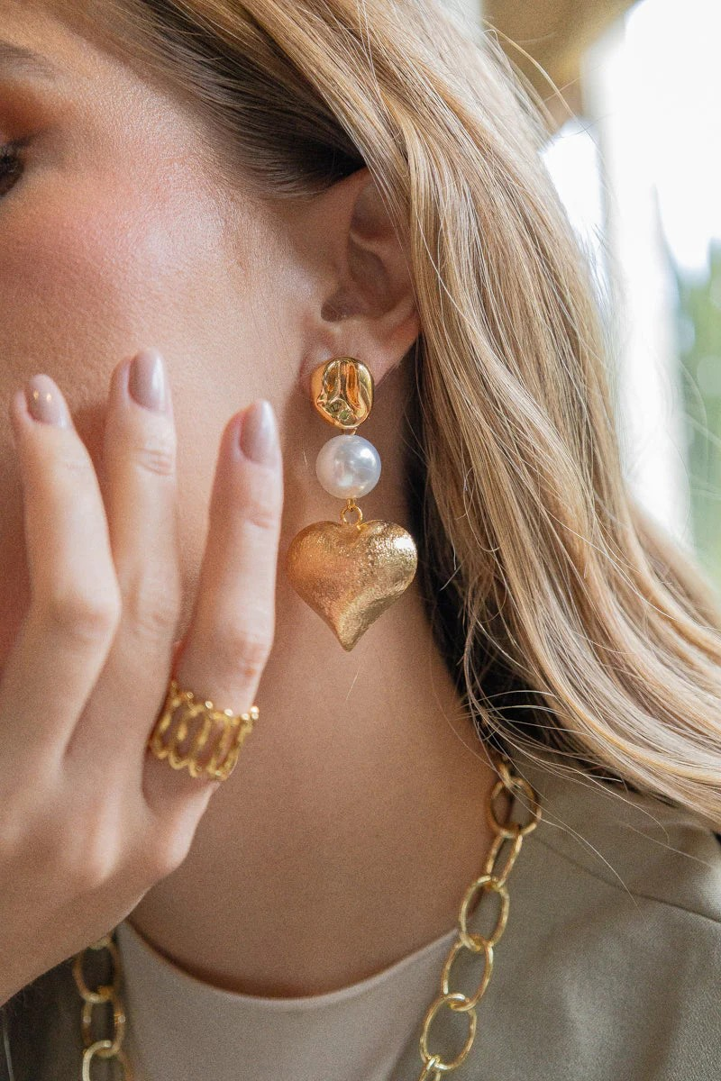 BIG GOLD HEART AERRINGS