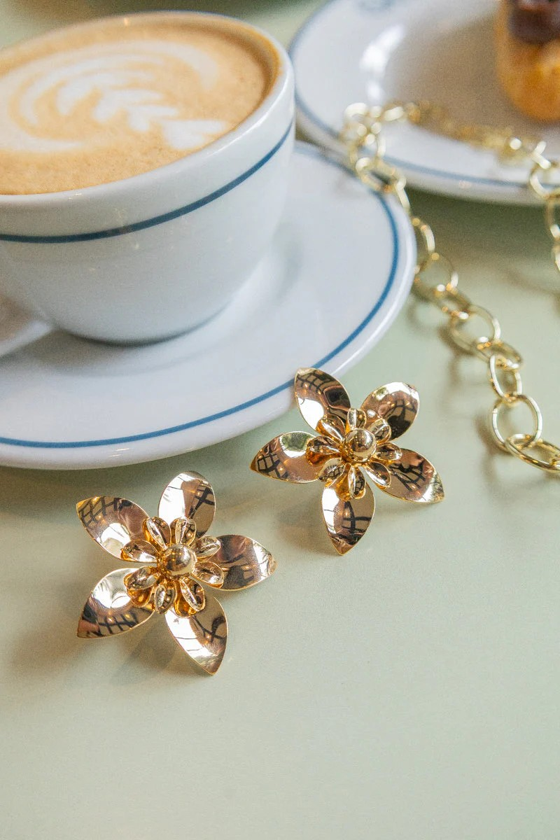 CLASSIC FLOWER EARRINGS