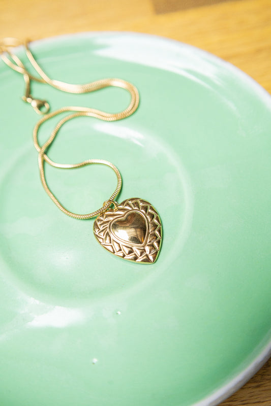 BIG GOLD HEART NECKLACE