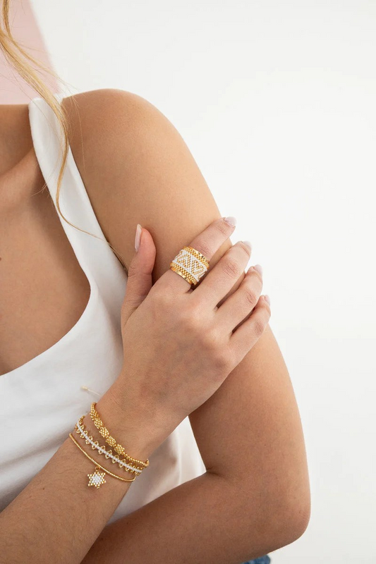 WHITE HEARTS RING
